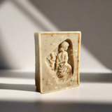Bee Lavish Soap. Moisturizing natural soap with shea butter, honey, and propolis. Monarchess Natural Luxuries skincare products. Monarchess, Irbid, Amman, Jordan