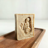 Bee Lavish Soap. Moisturizing natural soap with shea butter, honey, and propolis. Monarchess Natural Luxuries skincare products. Monarchess, Irbid, Amman, Jordan