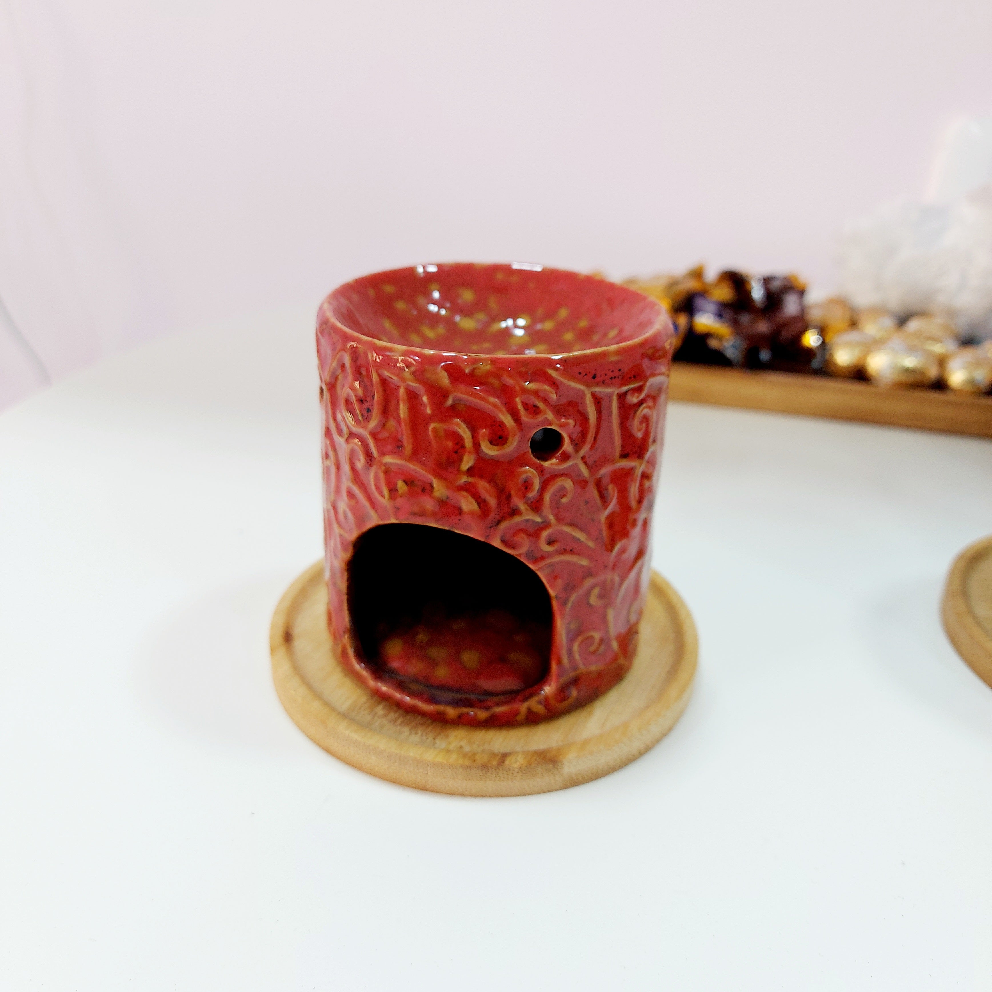 Melts my Heart gift set. Essential oil burner, 9 pieces of natural soy wax and bee wax melts, 3 different scents, 3 tealight candles. Monarchess Natural Luxuries skin care products. Monarchess, Amman, Irbid, Jordan